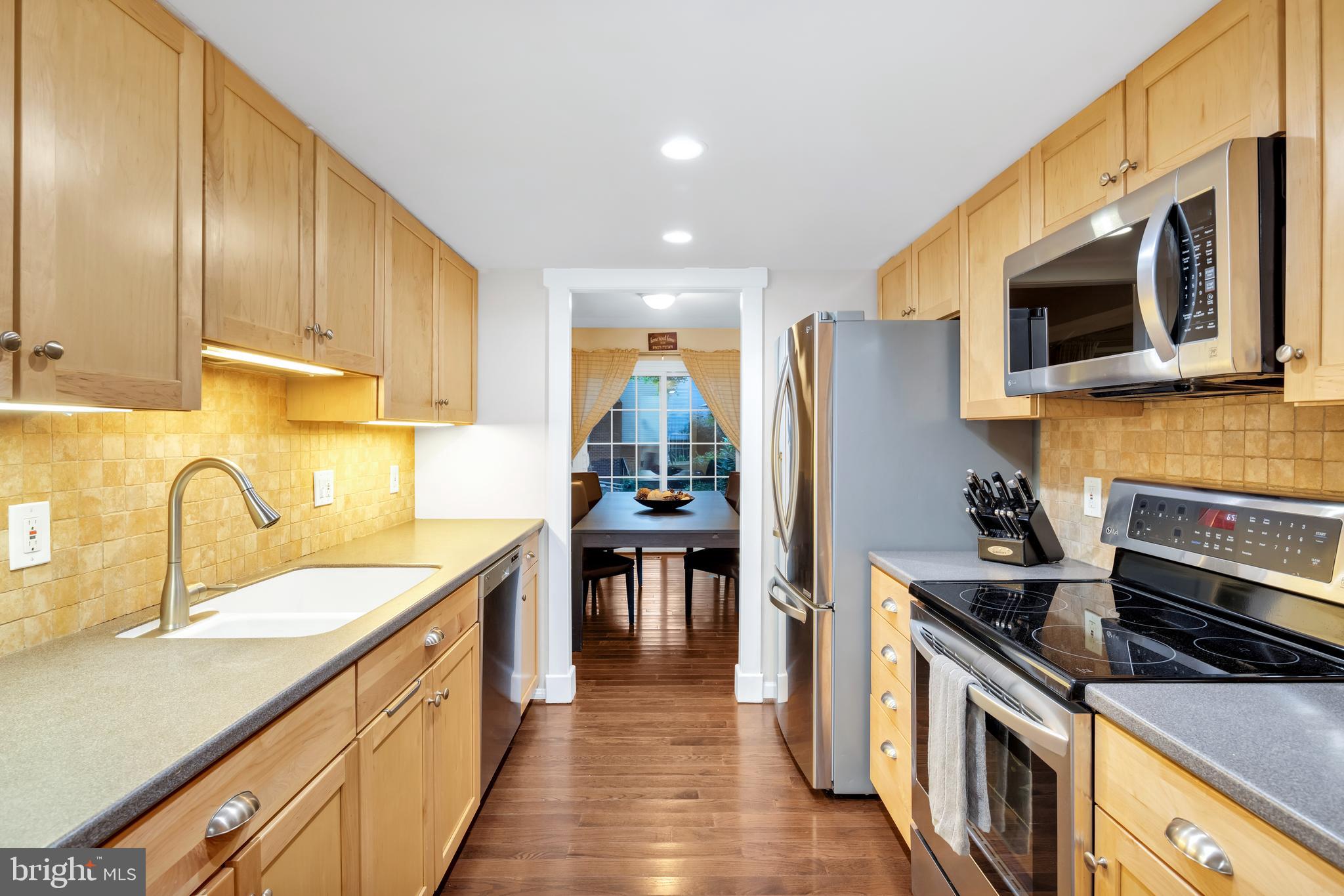2188 Greenkeepers Court Reston, VA 20191 - Photo 9 of 30 Gallery Image 9
