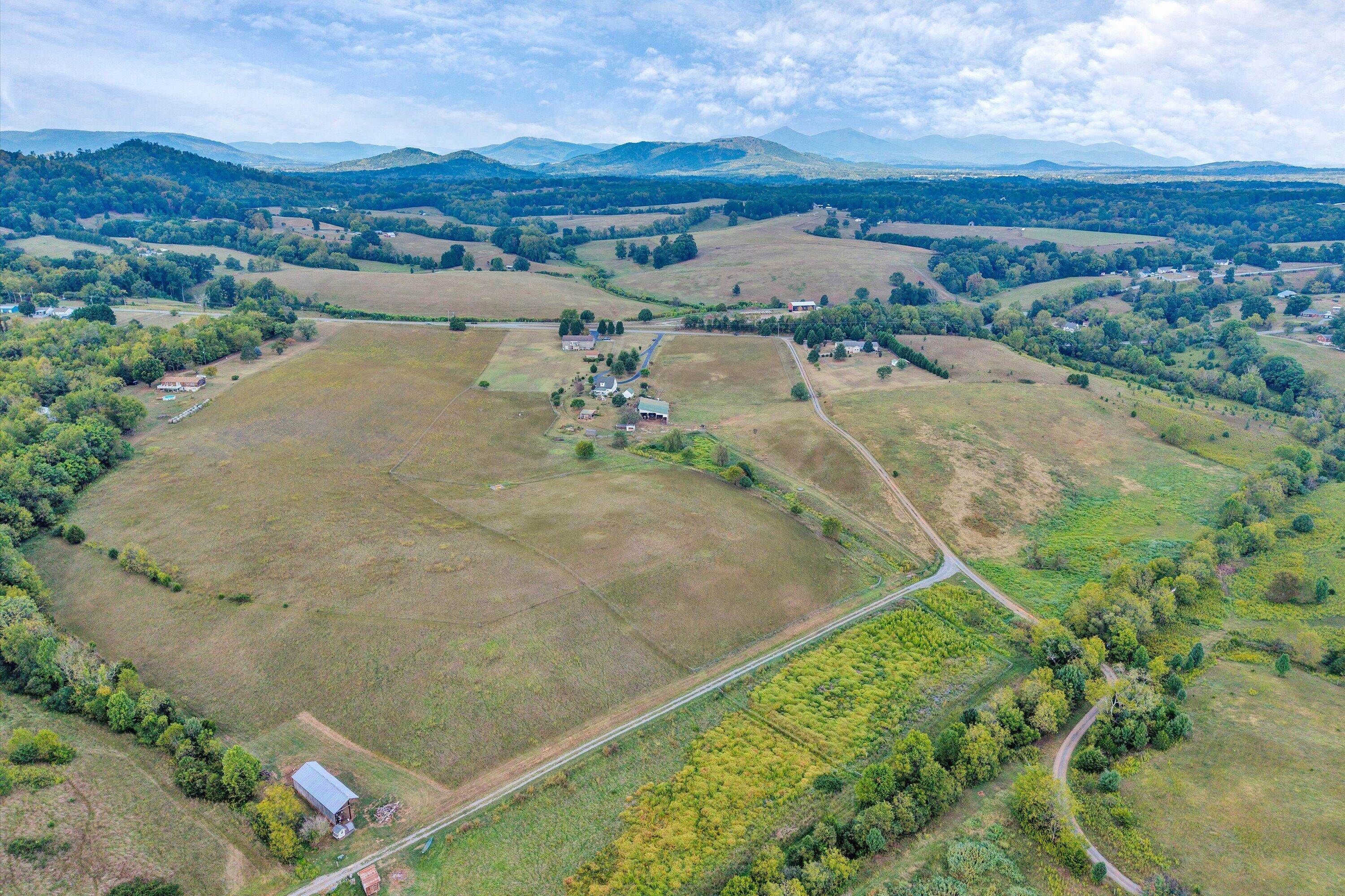 6200 Stewartsville Road Moneta, VA 24121 - Photo 60 of 71 59-DJI_20260917145949