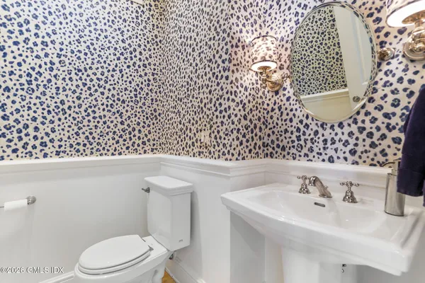 $5,995,000 | 1 Bramble Lane, Riverside, CT 06878