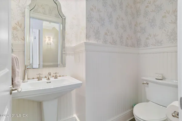 $5,995,000 | 1 Bramble Lane, Riverside, CT 06878