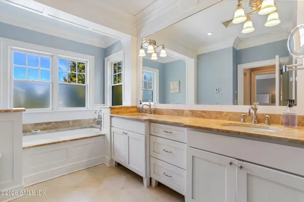 $5,995,000 | 1 Bramble Lane, Riverside, CT 06878