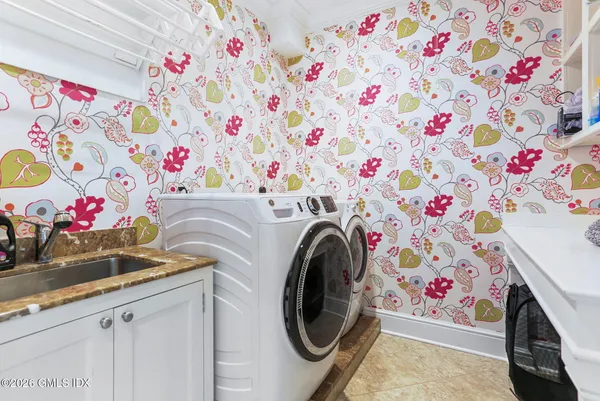 $5,995,000 | 1 Bramble Lane, Riverside, CT 06878