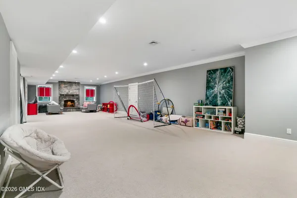 $5,995,000 | 1 Bramble Lane, Riverside, CT 06878