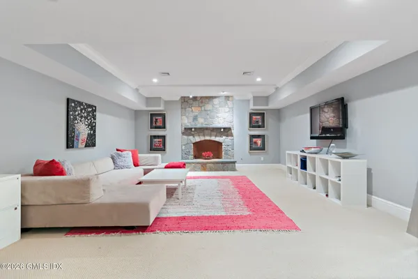 $5,995,000 | 1 Bramble Lane, Riverside, CT 06878