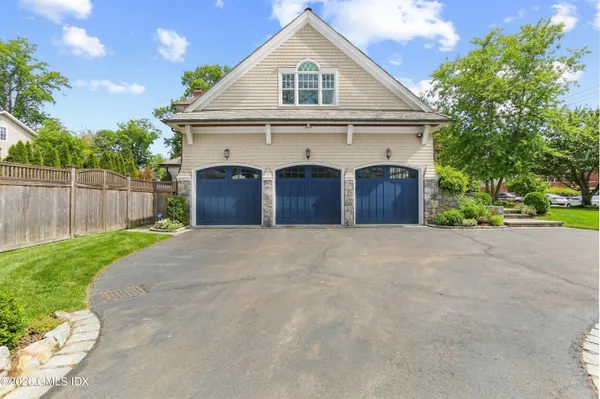 $5,995,000 | 1 Bramble Lane, Riverside, CT 06878