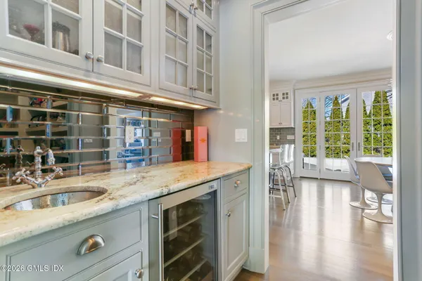 $5,995,000 | 1 Bramble Lane, Riverside, CT 06878