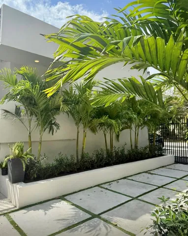 $1,650 | 7521 Northeast 2nd Court, Unit 4, Miami, FL 33138