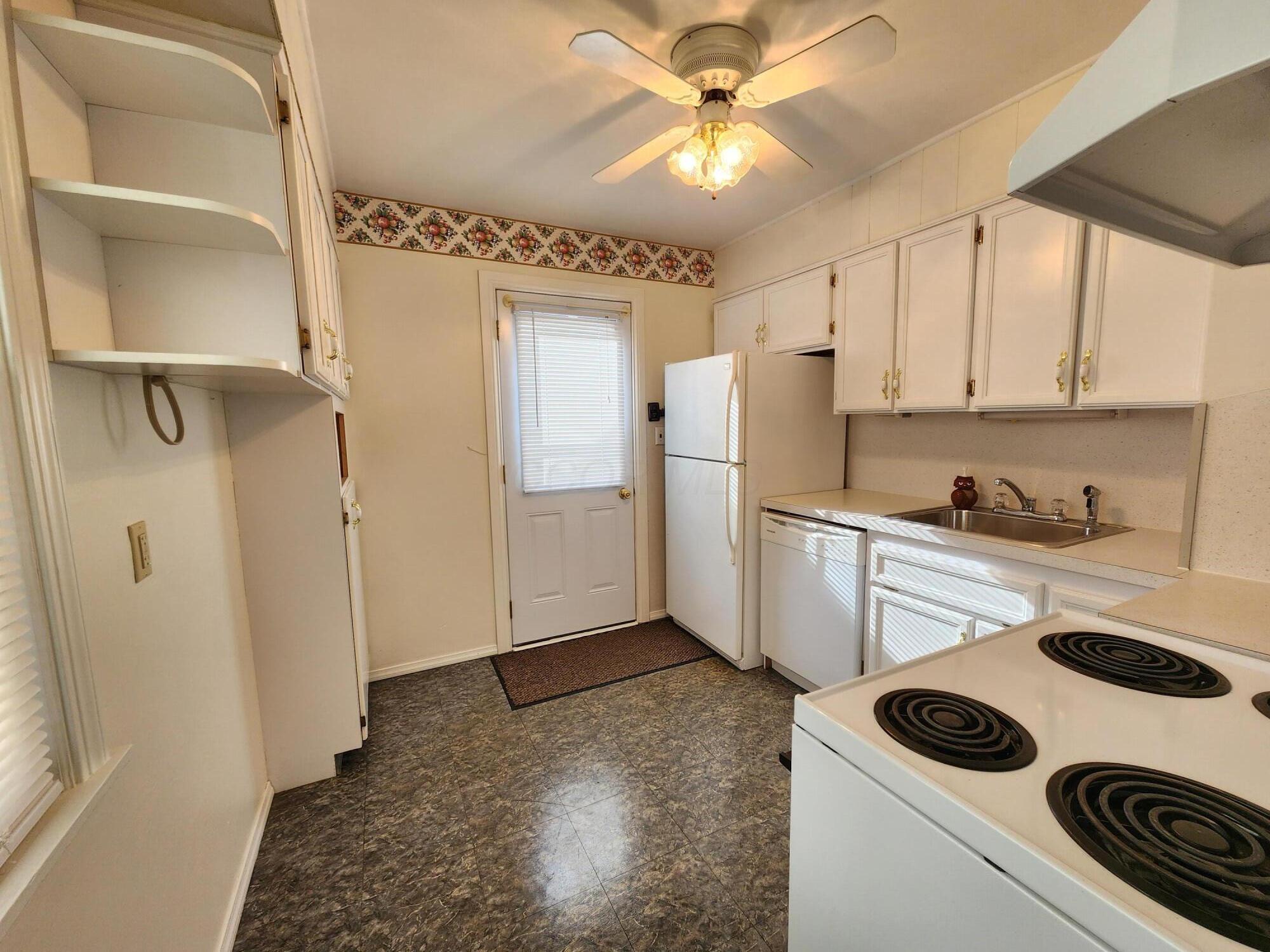 318 Muth Road Mansfield, OH 44903 - Photo 7 of 17 318 Muth kitchen retake