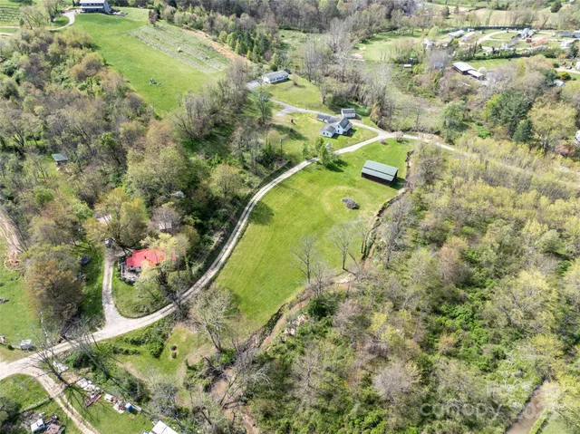 $900,000 | 20 Toby Drive, Asheville, NC 28806