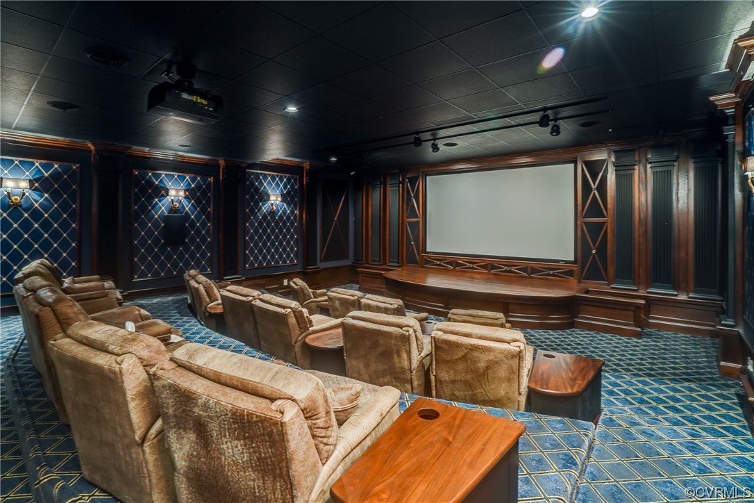 501 Rivergate Drive Henrico, VA 23238 - Photo 31 of 50 a room with furniture a projector and couch