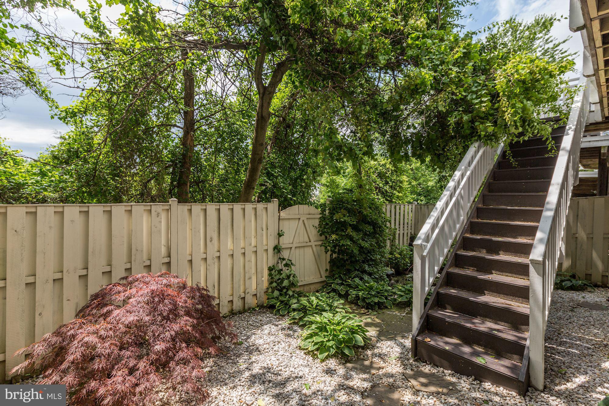 8532 Bells Ridge Terrace Potomac, MD 20854 - Photo 12 of 32 Fenced-in Garden