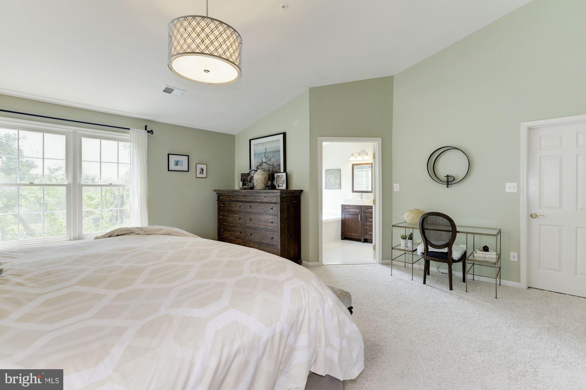 8532 Bells Ridge Terrace Potomac, MD 20854 - Photo 19 of 32 Upper Level - Master Bedroom