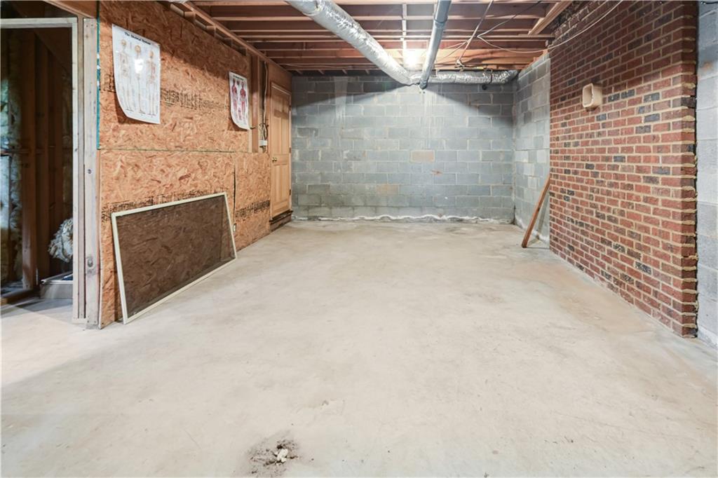 4711 Nutmeg Way Southwest Lilburn, GA 30047 - Photo 32 of 47