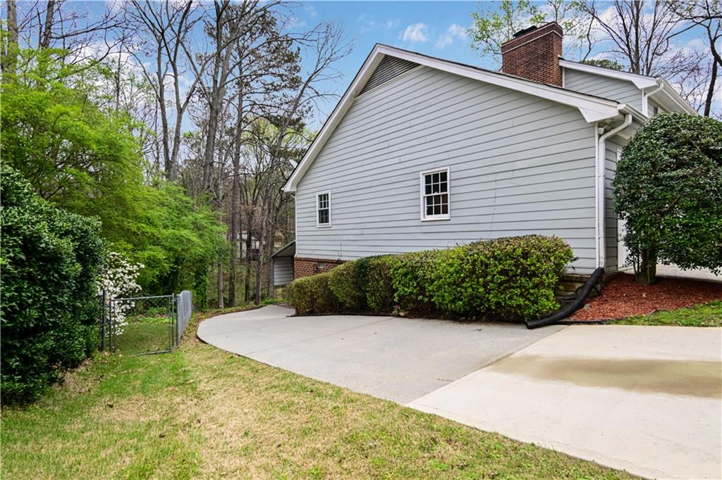 4711 Nutmeg Way Southwest Lilburn, GA 30047 - Photo 4 of 47