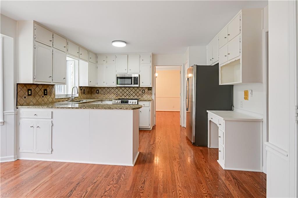 4711 Nutmeg Way Southwest Lilburn, GA 30047 - Photo 10 of 47