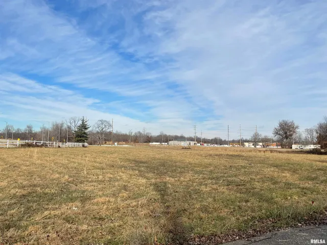 $675,000 | 2103 The Hill Avenue, Marion, IL 62959