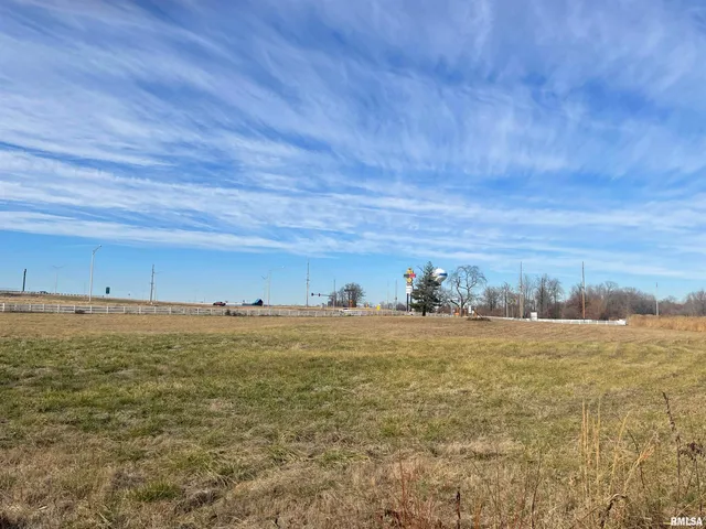 $675,000 | 2103 The Hill Avenue, Marion, IL 62959