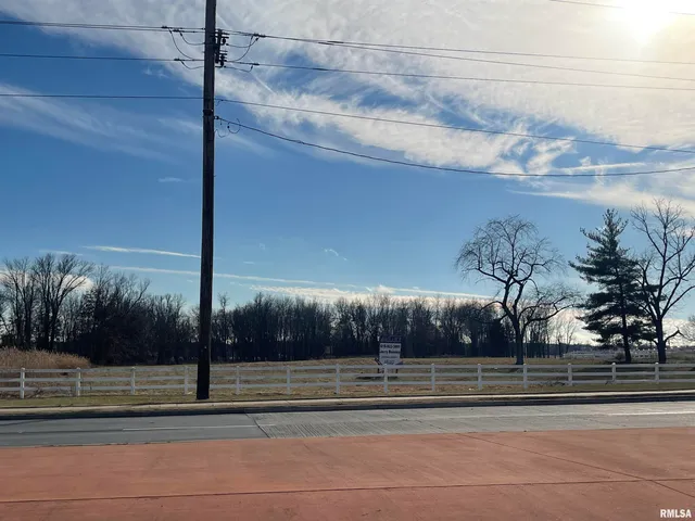 $675,000 | 2103 The Hill Avenue, Marion, IL 62959