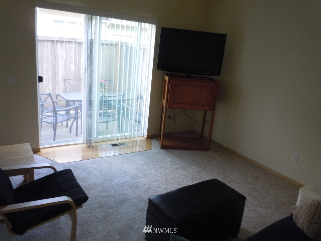 3814 Northeast 14th Street Renton, WA 98056 - Photo 8 of 24 Gallery Image 8