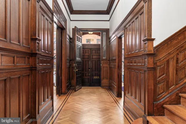 a view of a entryway of a house