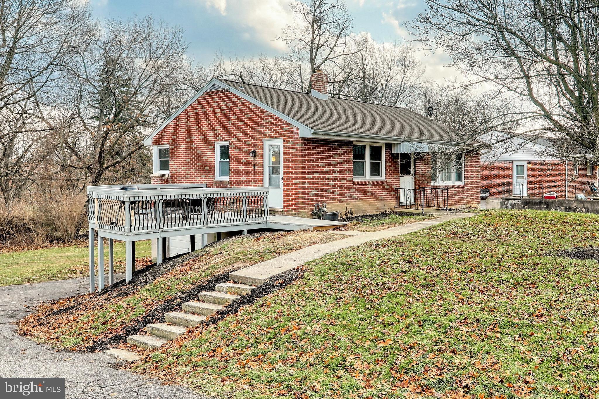 414 Beaumont Road York, PA 17403 - Photo 3 of 35