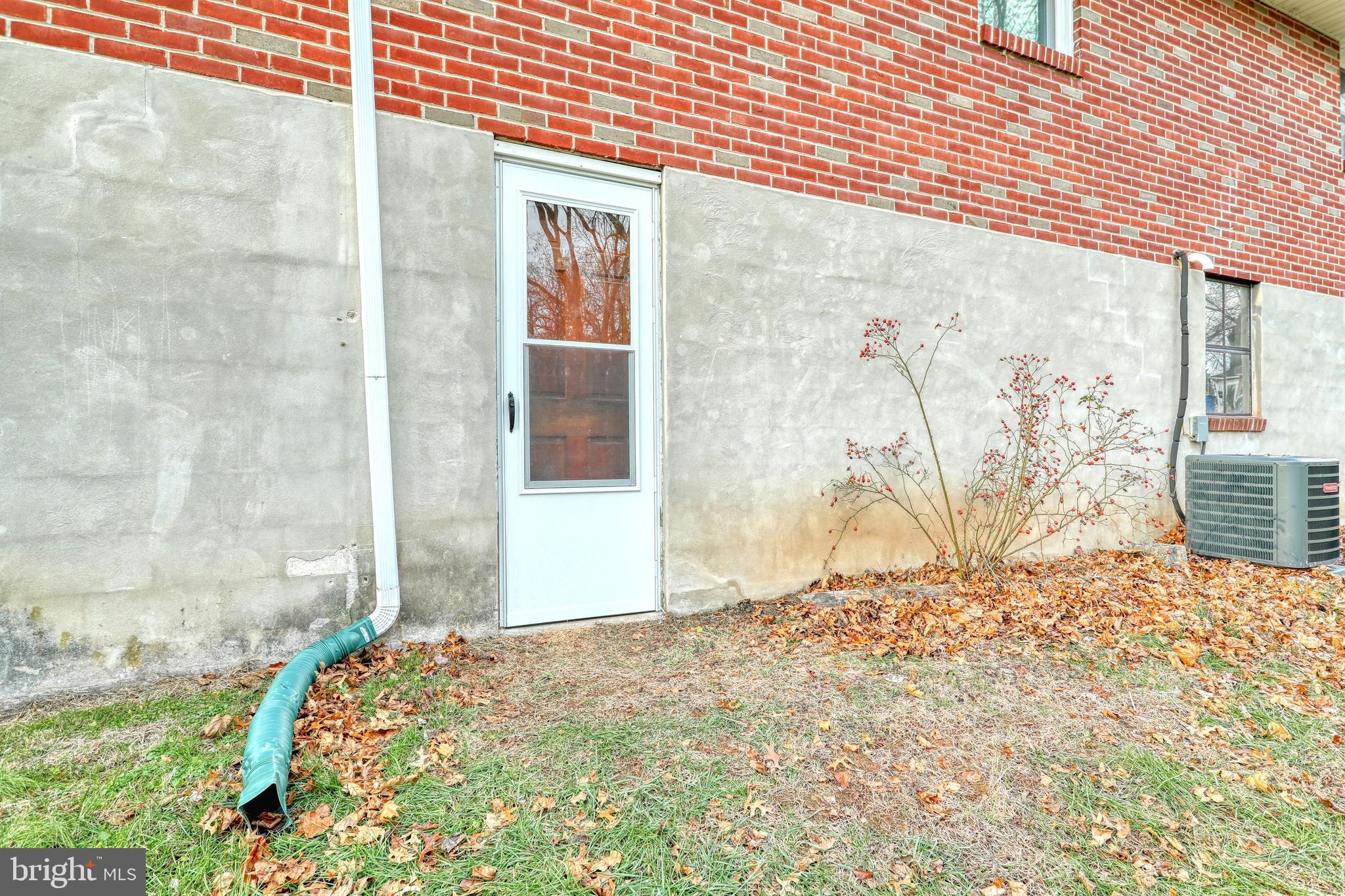 414 Beaumont Road York, PA 17403 - Photo 33 of 35