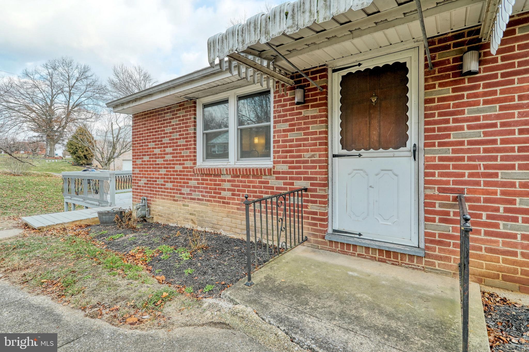414 Beaumont Road York, PA 17403 - Photo 7 of 35