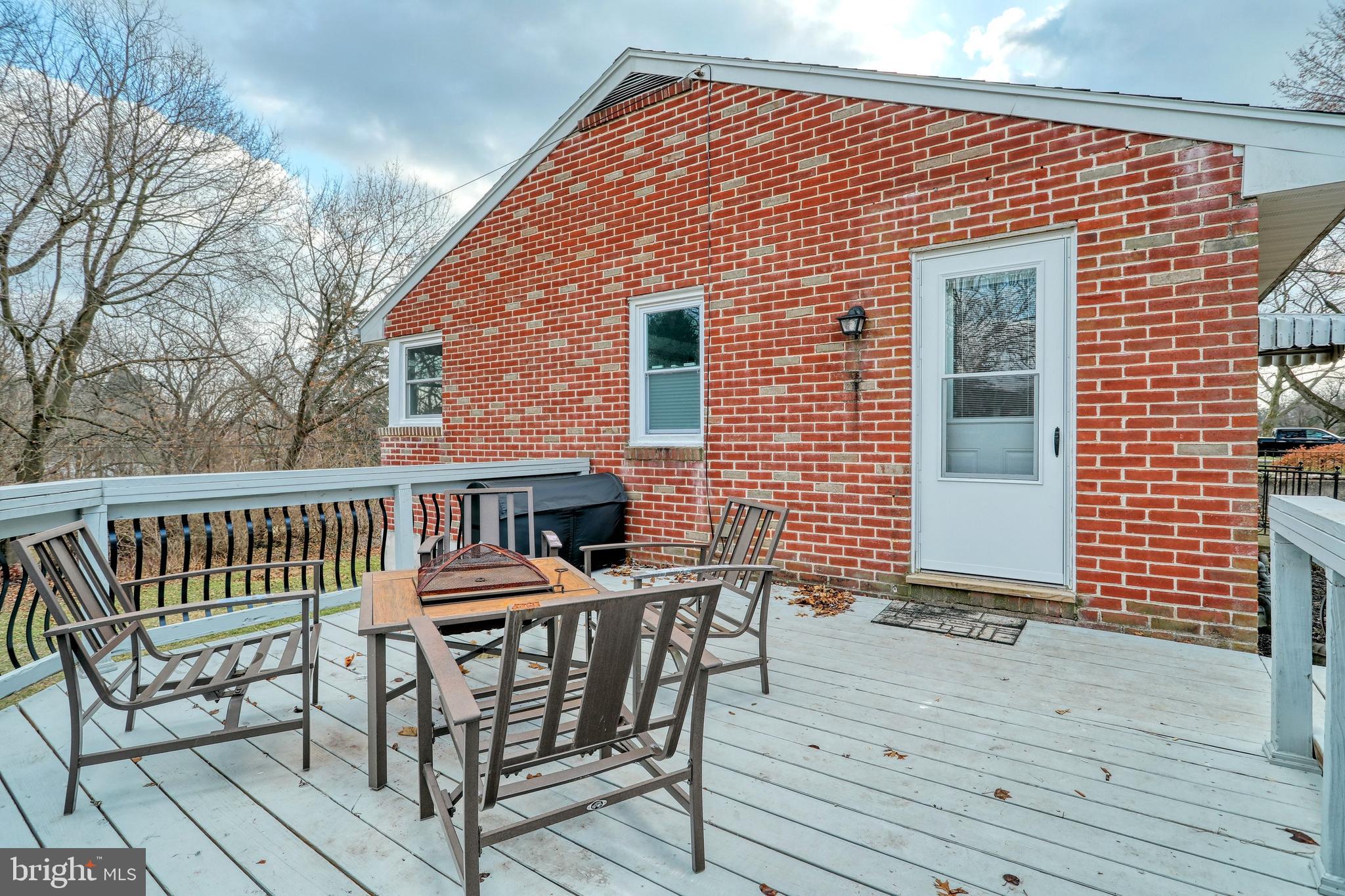 414 Beaumont Road York, PA 17403 - Photo 9 of 35