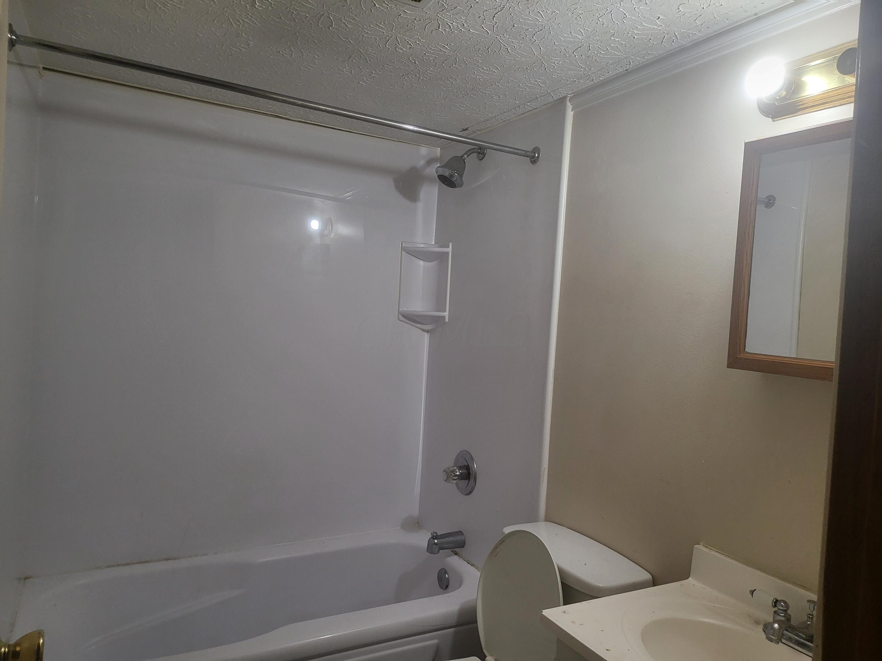 6852-6858 Garden Terrace Road Columbus, OH 43229 - Photo 15 of 27 20221125_120753