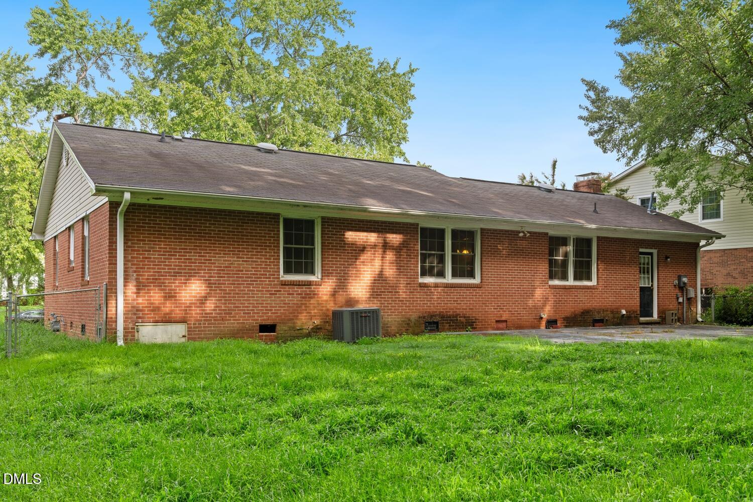 2021 Fox Run Road Burlington, NC 27215 - Photo 24 of 32 23