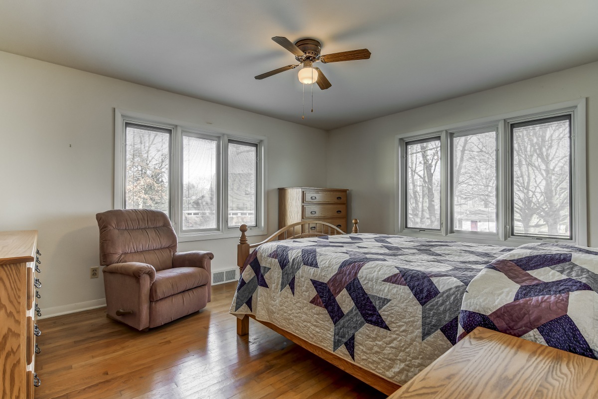 2802 West Jefferson Street Springfield, IL 62702 - Photo 31 of 50