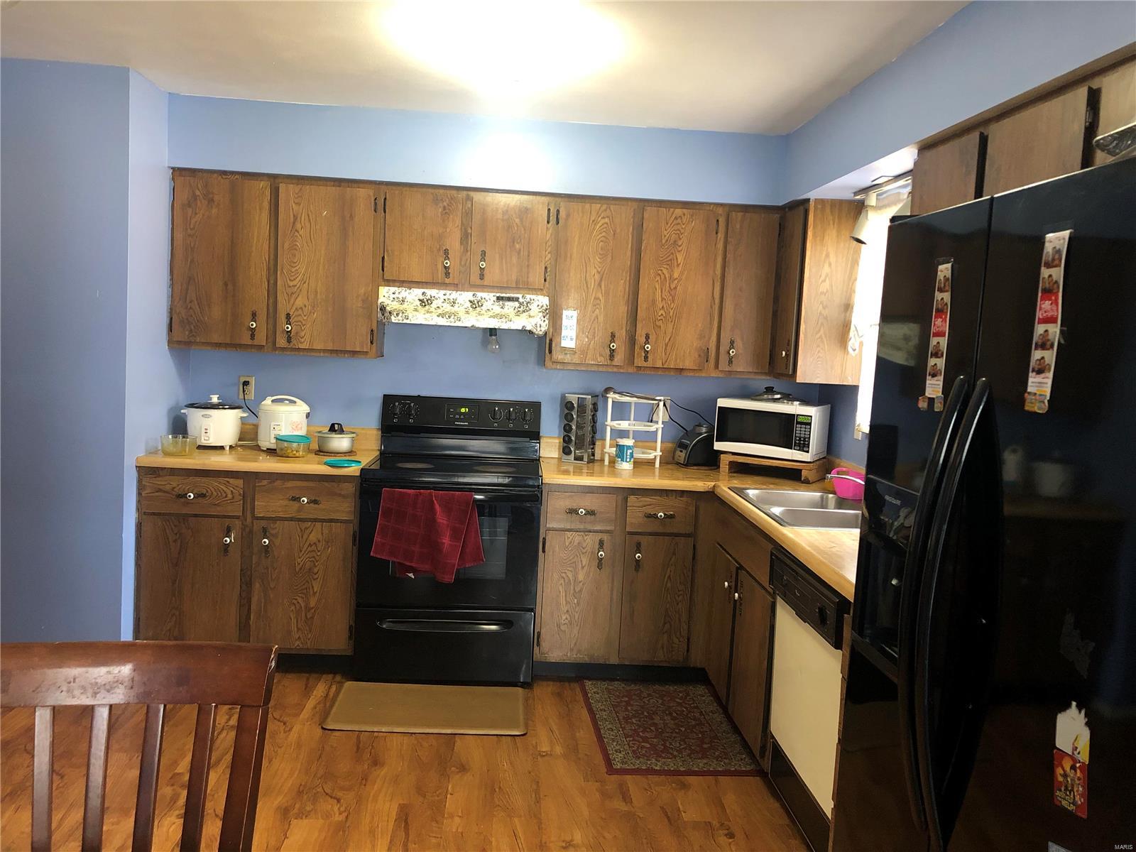 8208 Morgan Ford Road St. Louis, MO 63123 - Photo 14 of 18
