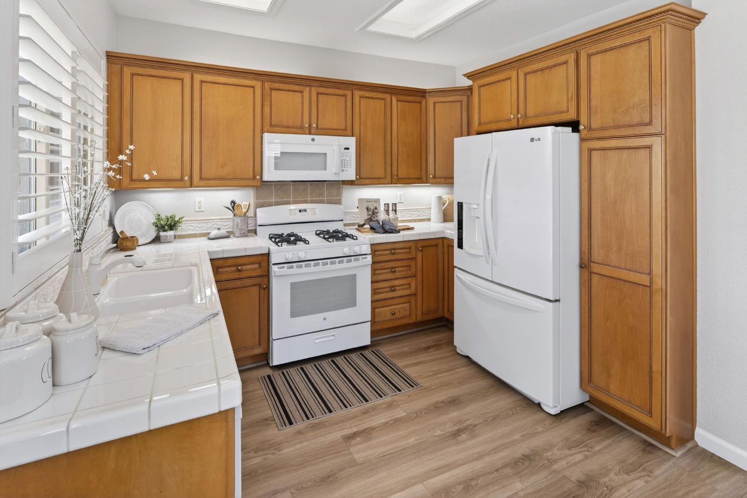 1230 Sun Valley Loop Lincoln, CA 95648 - Photo 8 of 40