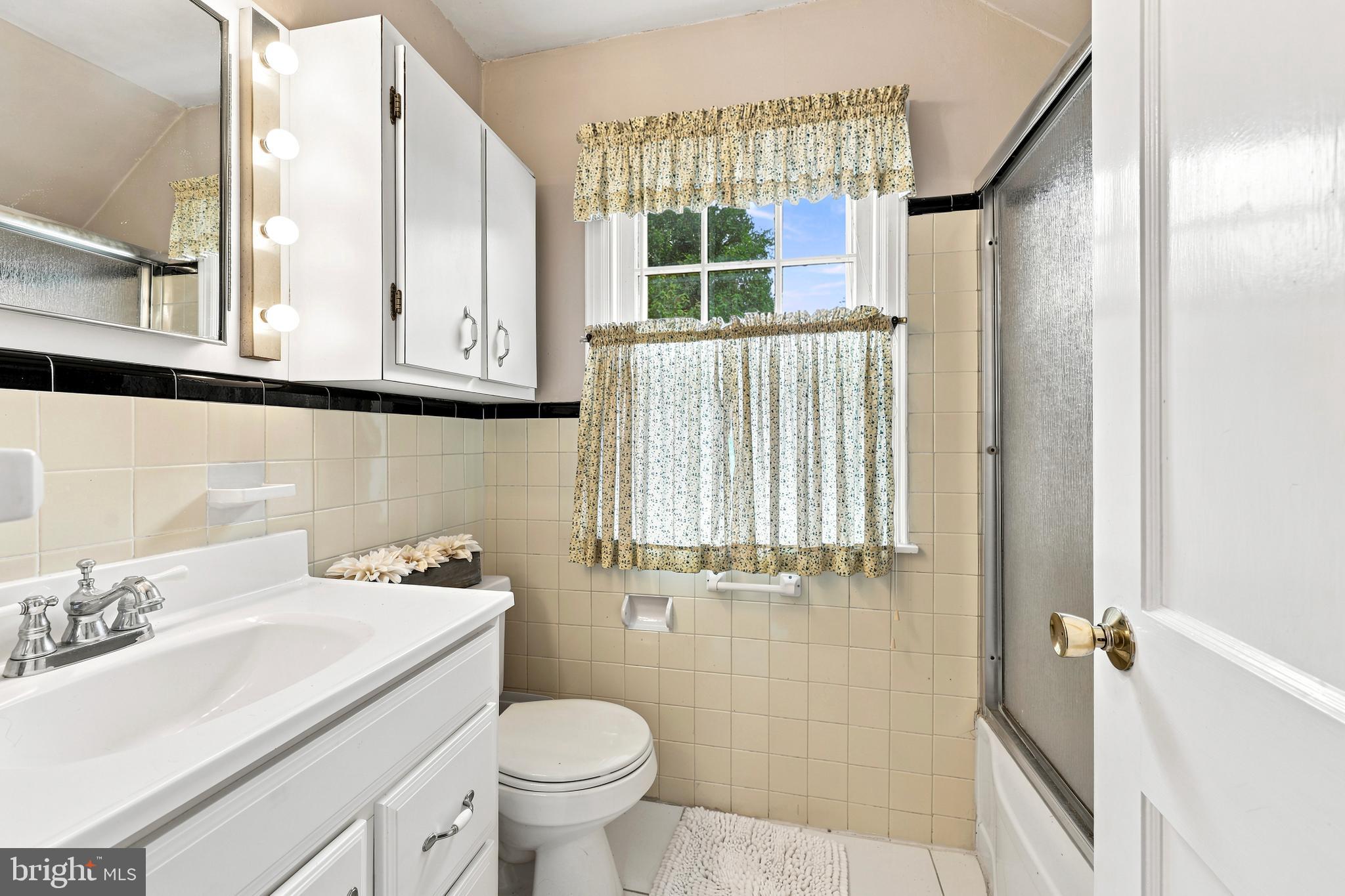 844 Burmont Road Drexel Hill, PA 19026 - Photo 12 of 24