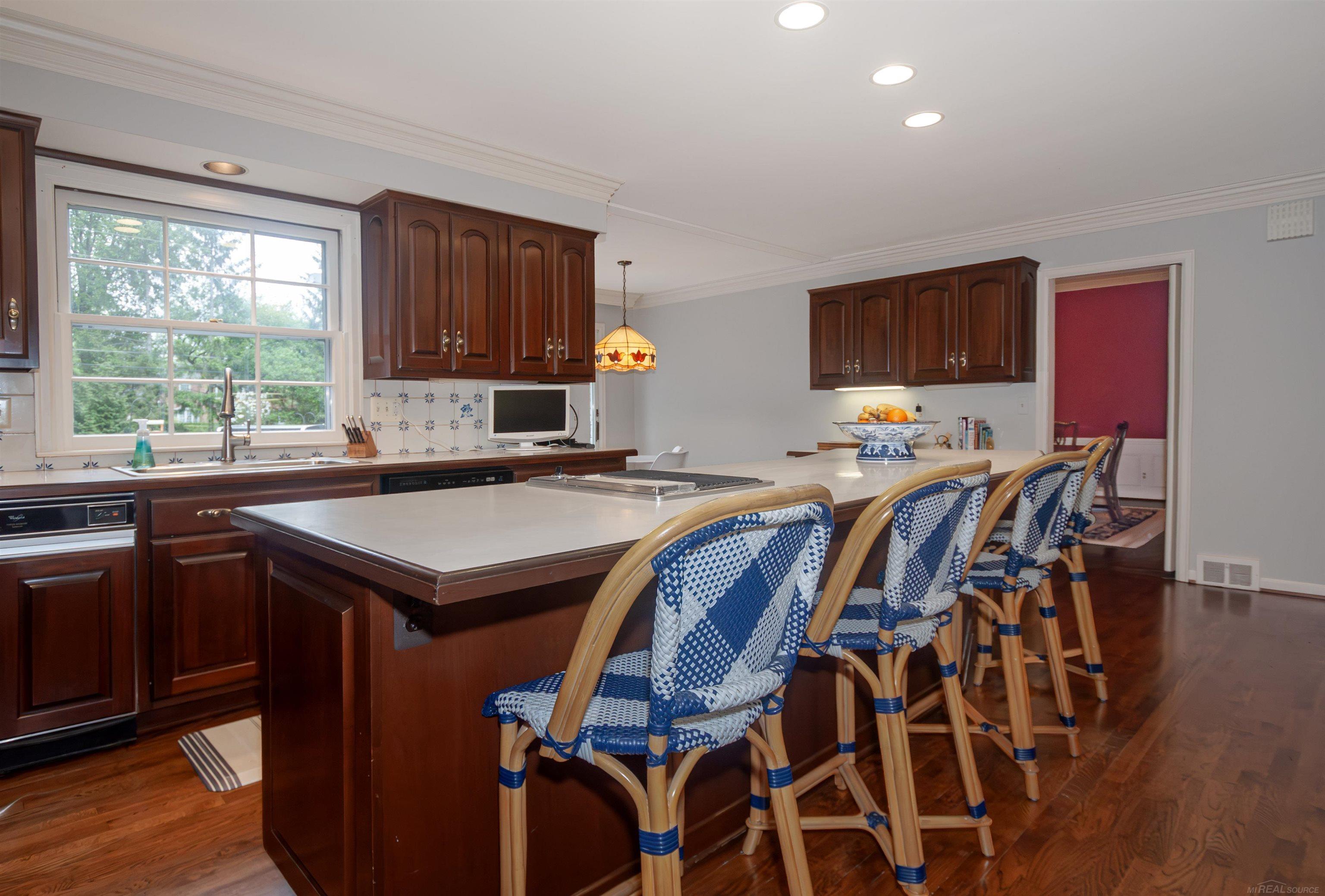 570 Oxford Road Grosse Pointe, MI 48236 - Photo 29 of 99 50141978-580e5709-2686-4d3e-9d16-1924901d2088.JPG