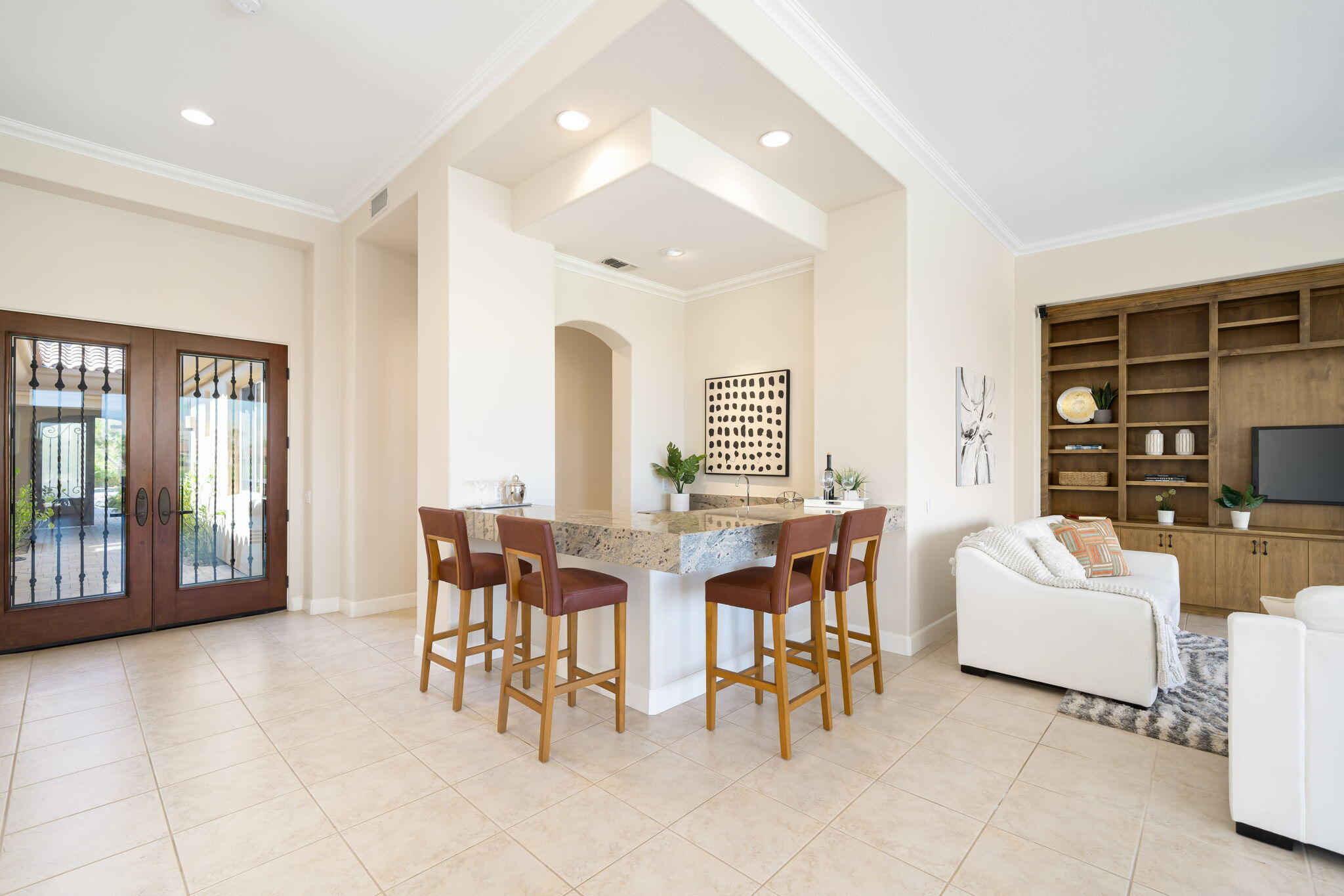 142 Loch Lomond Road Rancho Mirage, CA 92270 - Photo 21 of 62 a view of a livingroom with furniture and window