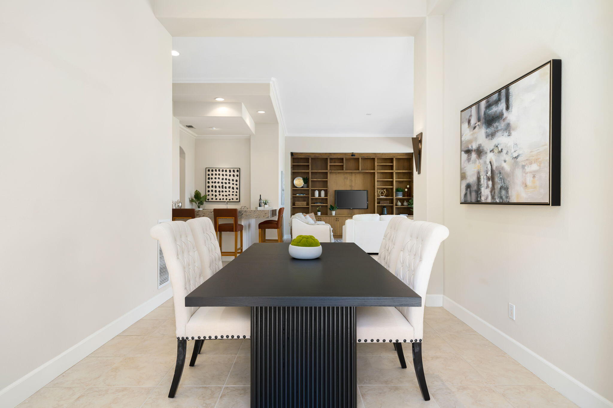 142 Loch Lomond Road Rancho Mirage, CA 92270 - Photo 24 of 62 a view of a dining room with furniture