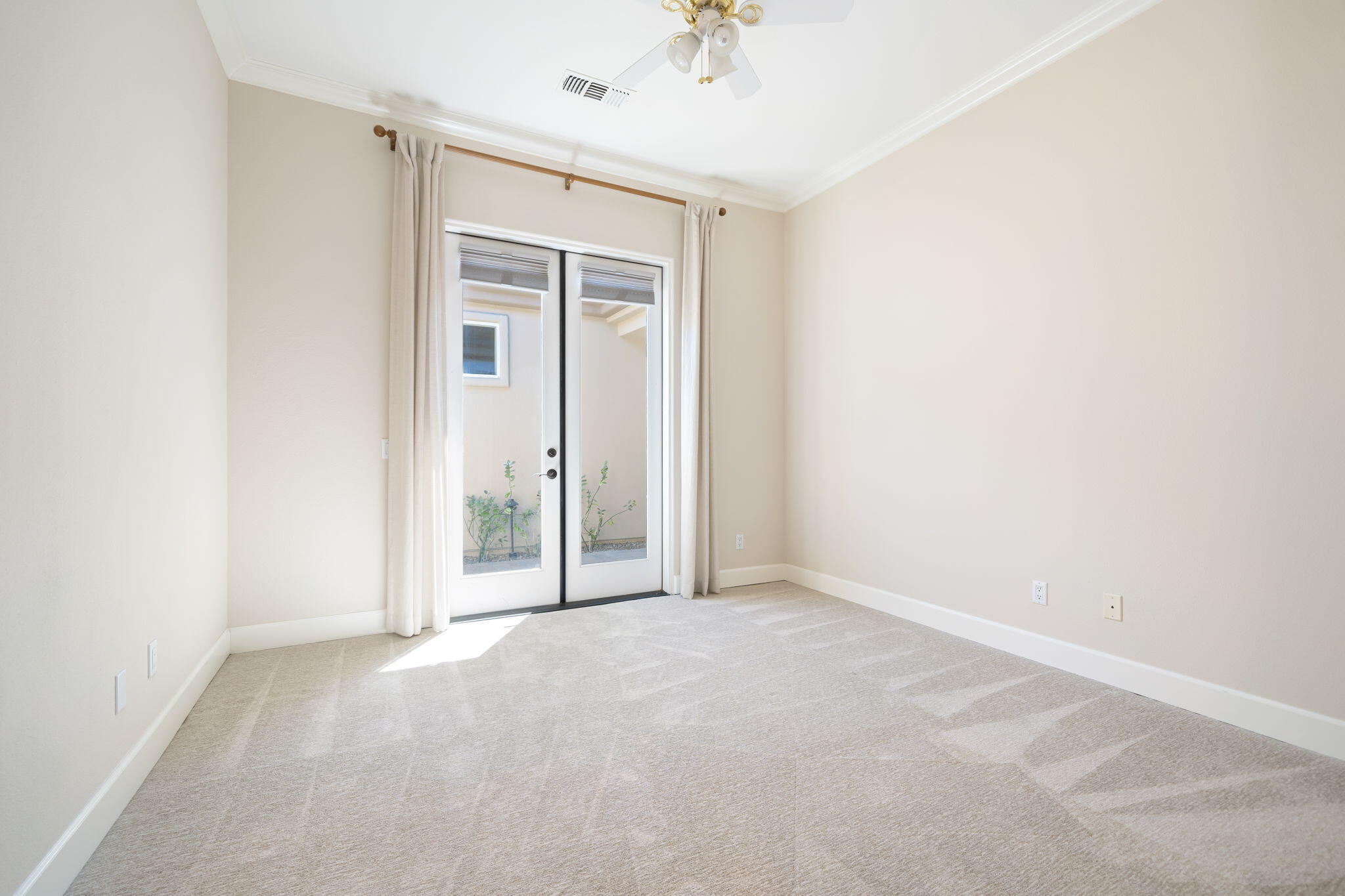 142 Loch Lomond Road Rancho Mirage, CA 92270 - Photo 51 of 62 72-web-or-mls-JBLochInteriors_2023_044