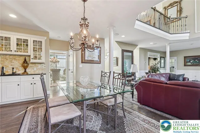 $895,000 | 25 Saddle Lane, Easton, PA 18045