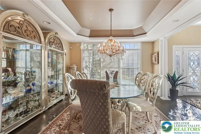 $895,000 | 25 Saddle Lane, Easton, PA 18045