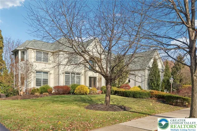 $895,000 | 25 Saddle Lane, Easton, PA 18045