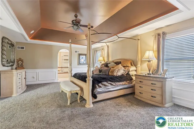 $895,000 | 25 Saddle Lane, Easton, PA 18045