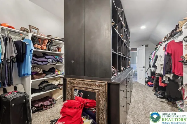 $895,000 | 25 Saddle Lane, Easton, PA 18045