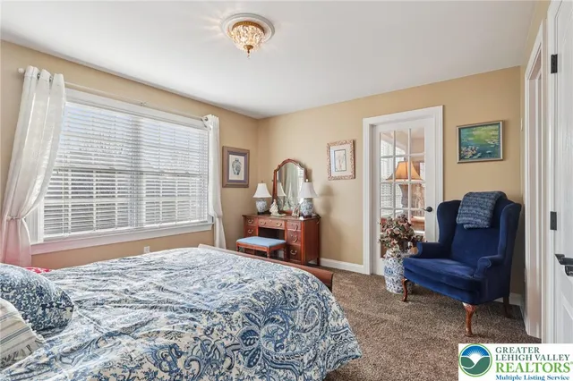 $895,000 | 25 Saddle Lane, Easton, PA 18045