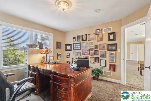 $895,000 | 25 Saddle Lane, Easton, PA 18045