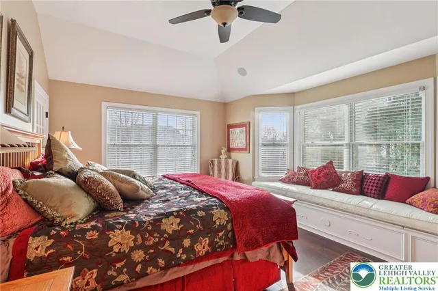 $895,000 | 25 Saddle Lane, Easton, PA 18045