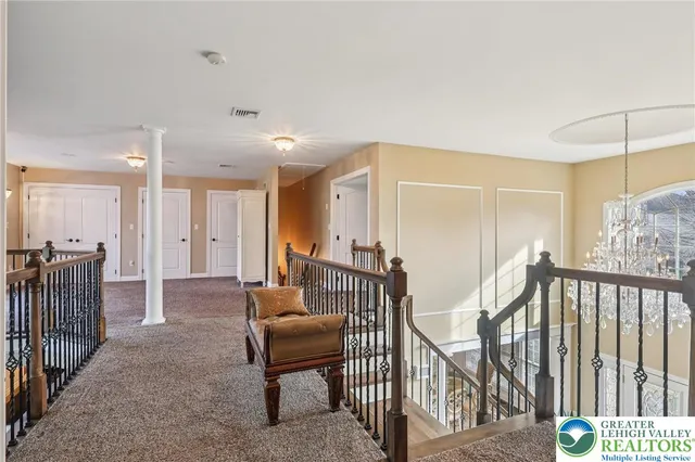 $895,000 | 25 Saddle Lane, Easton, PA 18045