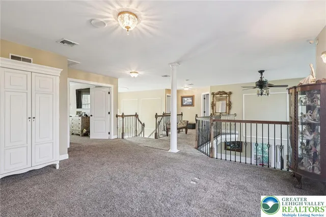 $895,000 | 25 Saddle Lane, Easton, PA 18045