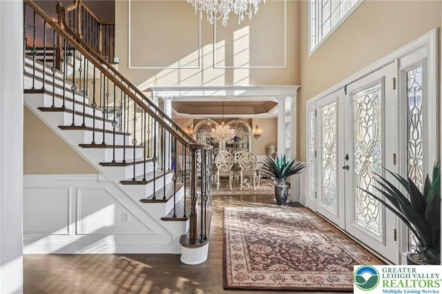 $895,000 | 25 Saddle Lane, Easton, PA 18045