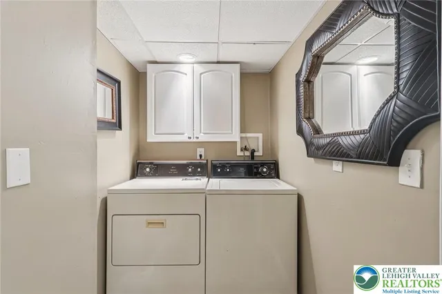 $895,000 | 25 Saddle Lane, Easton, PA 18045